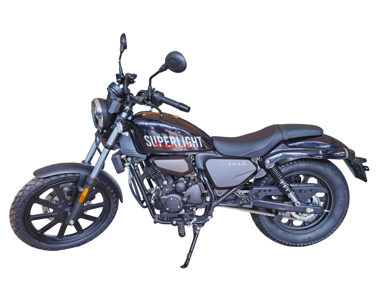 Superlight 200s negra fondo blanco