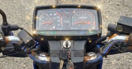 ¿Cómo saber el kilometraje real de una moto usada?